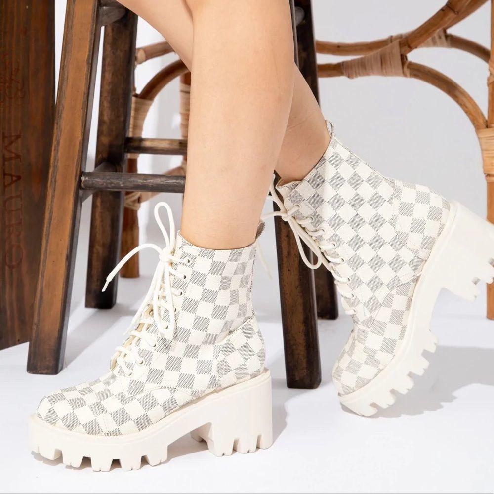 CREAM PLATFORM LACE UP MOTO COMBAT BOOTIE - Picture 2 of 5